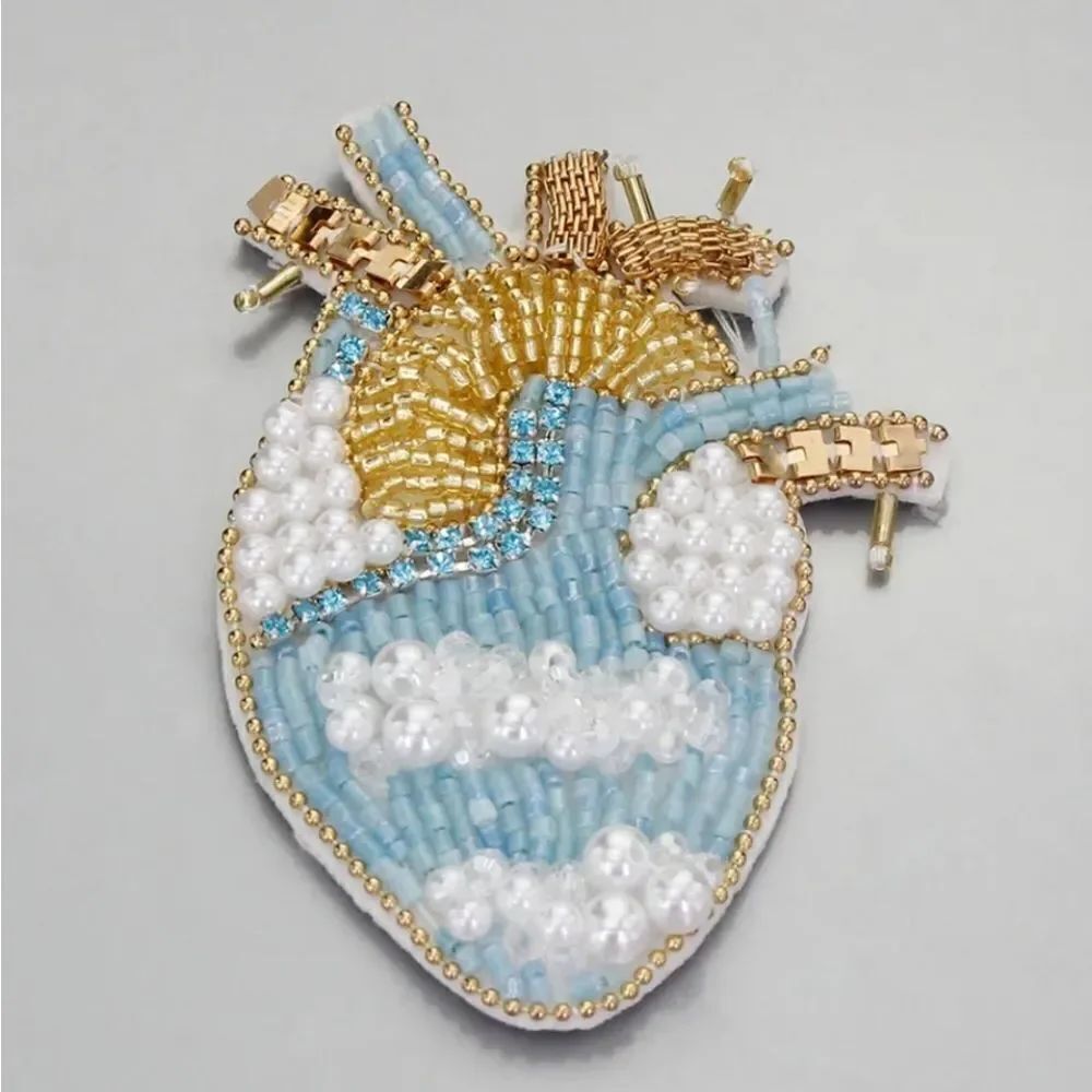 NWOT Beaded Rhinestone Heart Applique - Picture 3 of 3